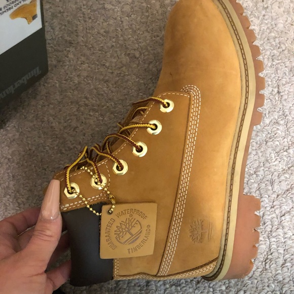 Timberland boots size 5Y - Picture 2 of 3